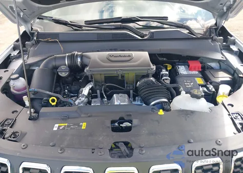 2025 Jeep Compass Latitude 4X4 z USA, uszkodzony, nr VIN 3C4NJDBN3ST600813